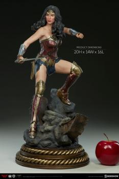Wonder Woman Premium Format Figure - Batman versus Superman: Dawn of Justice - Sideshow
