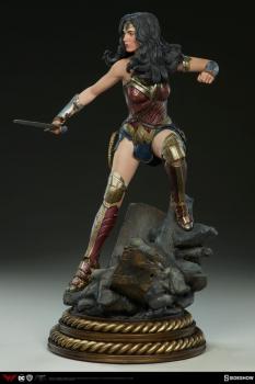 Wonder Woman Premium Format Figure - Batman versus Superman: Dawn of Justice